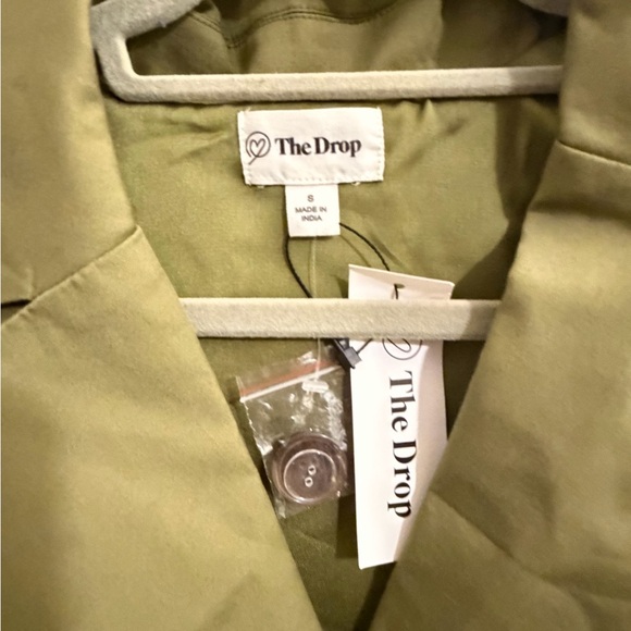 The Drop Women's Hayes Cropped Trench - Sea Kelp - Picture 6 of 8